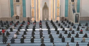 Uşak'ta Bayram Namazı Saati Bell oldu! 20 Mart 2026 İçin Diyanet Açıklaması